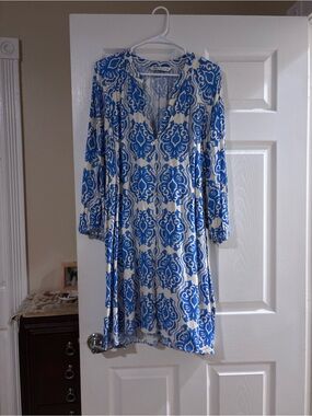 Zara Blue and Cream Long Sleeve V-Neck Dress